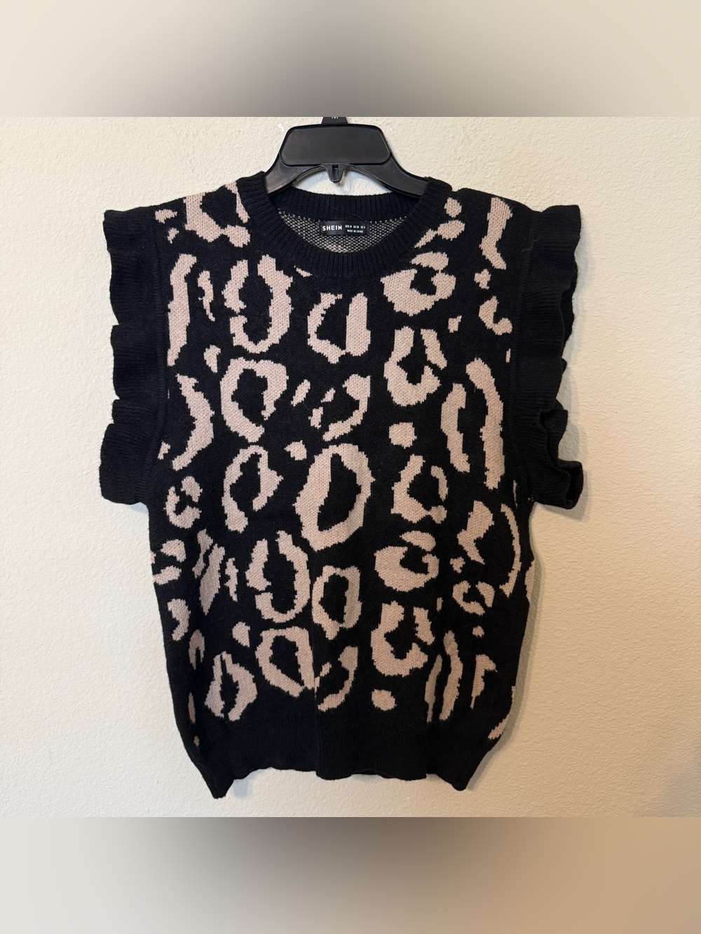 SHEIN Knitted Black & Beige Leopard Print Top